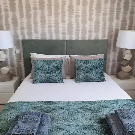 Peter Townhouse Nazaré