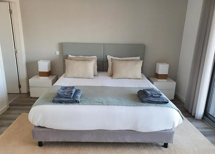 Peter Townhouse Nazare